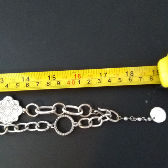 Jewel Box - 17" VTG Silvery Necklace - Picture 4 of 4